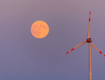 2025-09-06_002_Mond über Mammendorf_9568_AR