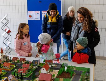 2025-10-03_014_Maus-Tueroeffner_7127_AR