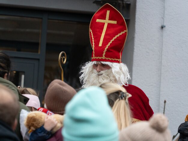 2025-12-07 Christkindlmarkt_Adventstür2 Jarrid Goldstein