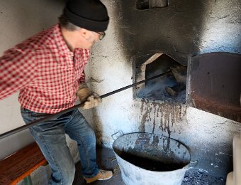 2026-04-18_002_Backhaeusl_Brot_backen_WP