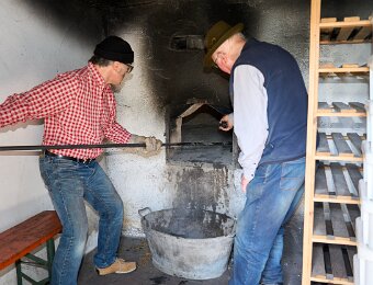 2026-04-18_006_Backhaeusl_Brot_backen_WP