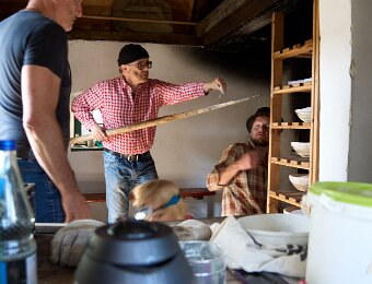 2026-04-18_017_Backhaeusl_Brot_backen_WP