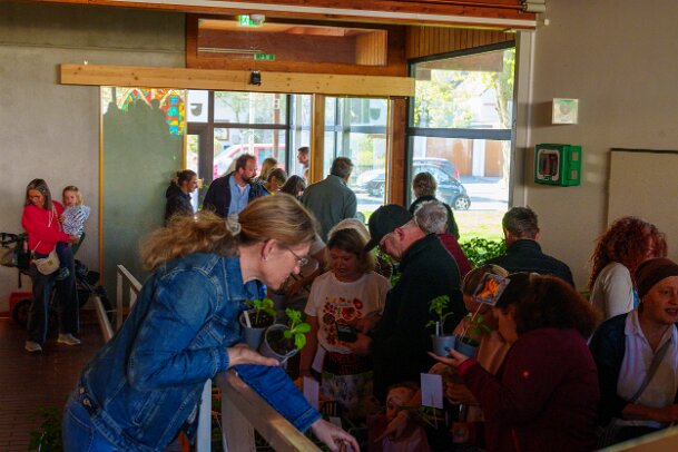 2026-04-25_05_Pflanzenflohmarkt_08126_JG