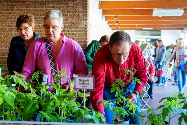 2026-04-25_06_Pflanzenflohmarkt_08129_JG