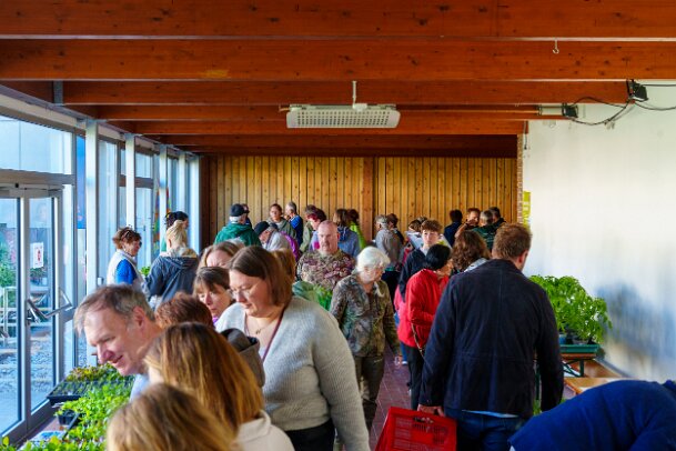 2026-04-25_10_Pflanzenflohmarkt_08134_JG